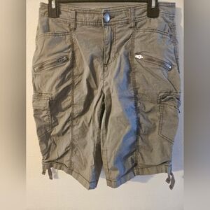 Naturals Reflections Womans Bermuda Shorts Size 6